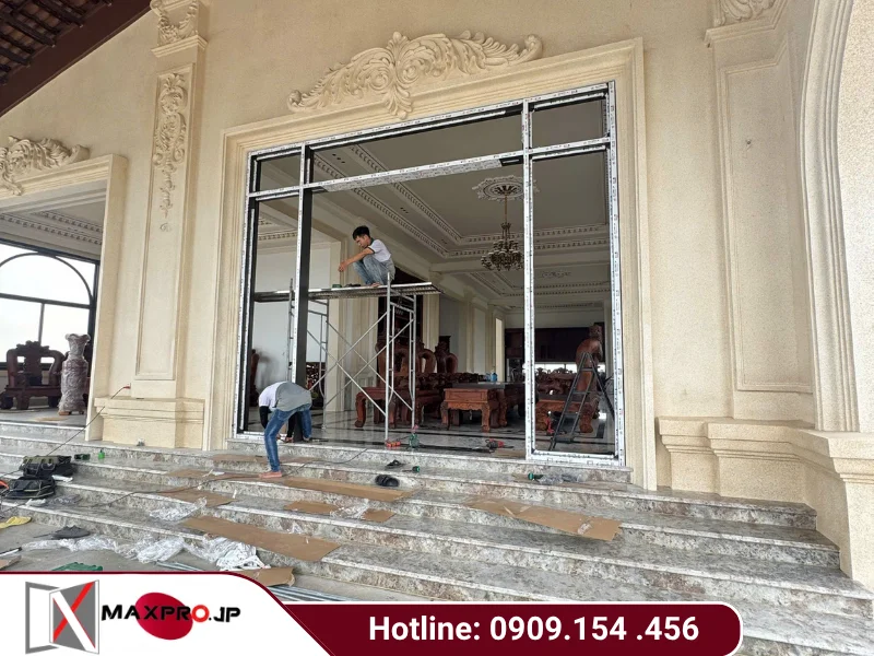 CỬA ĐI - CỬA SỔ MỞ QUAY HỆ R70