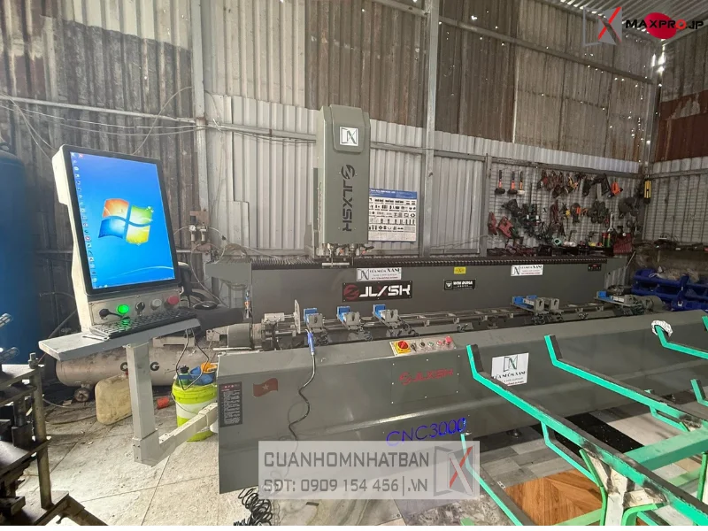 CỬA ĐI MỞ TRƯỢT HỆ SD93