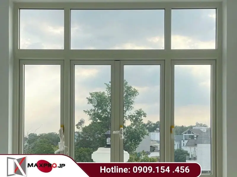 cửa sổ mở hất nhôm Maxpro