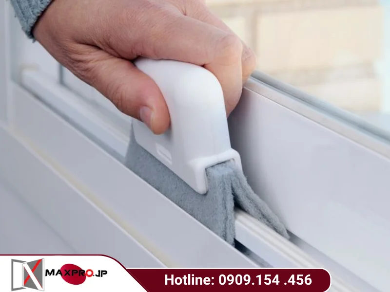 Hướng dẫn vệ sinh cửa nhôm Maxpro