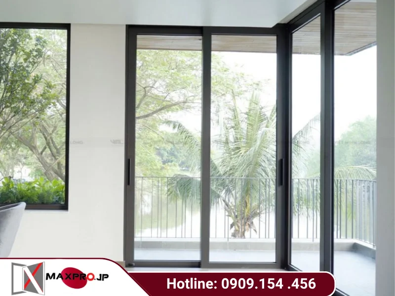 So sánh cửa lùa nhôm Maxpro hệ 83 và hệ 115