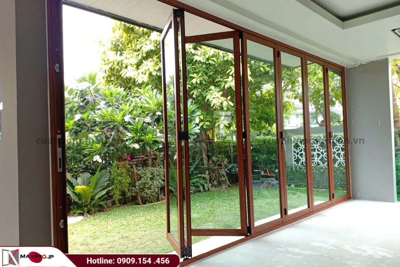 Cửa mở xếp trượt