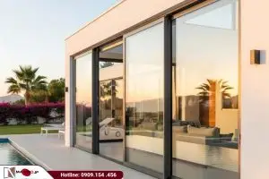 Cửa nhôm cho nhà ven biển nên chọn loại nào?