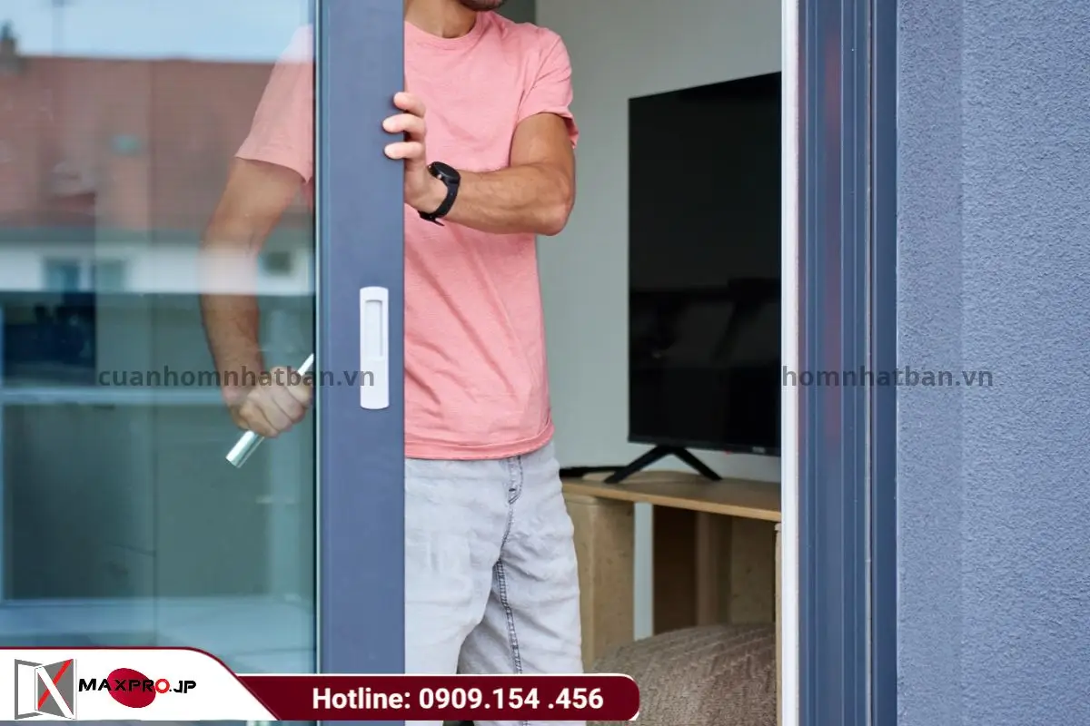 Cần kiểm tra nhôm Maxpro chính hãng trước khi lắp đặt